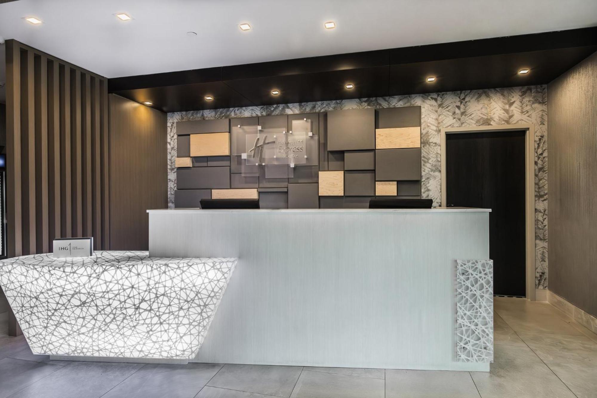 Holiday Inn Express & Suites - Toronto Airport South By Ihg Exterior foto